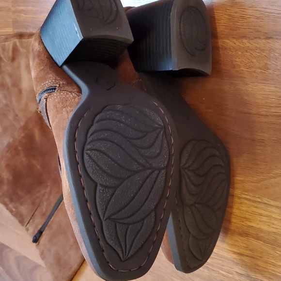 Dakota BOC by Born distressed brown suede riding boots size 8 - Picture 6 of 13